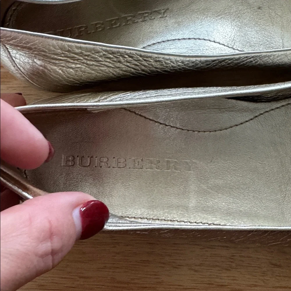 Burberry Girls Gold Metallic Bow Ballet Flats Size 34EU or 3Y Holiday Luxury